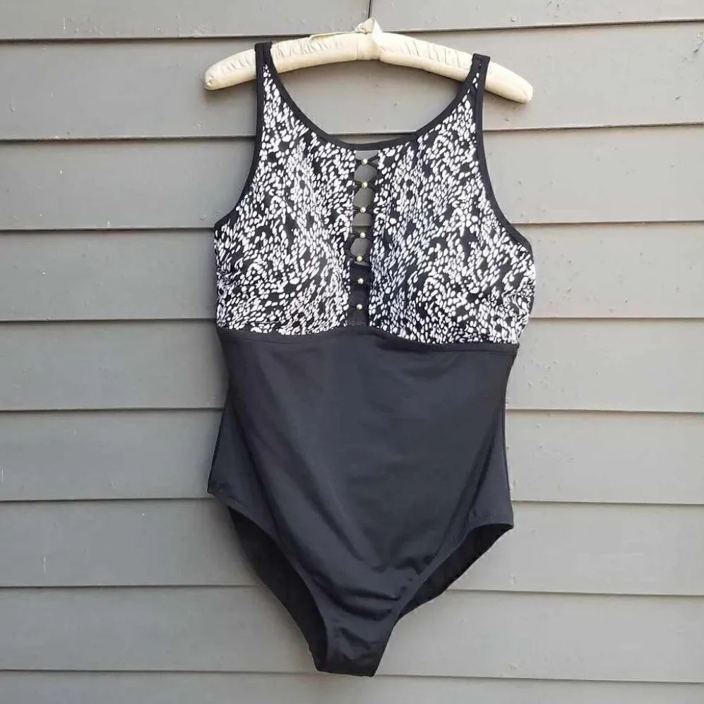 Swimsuits for All Black White One Piece size 20